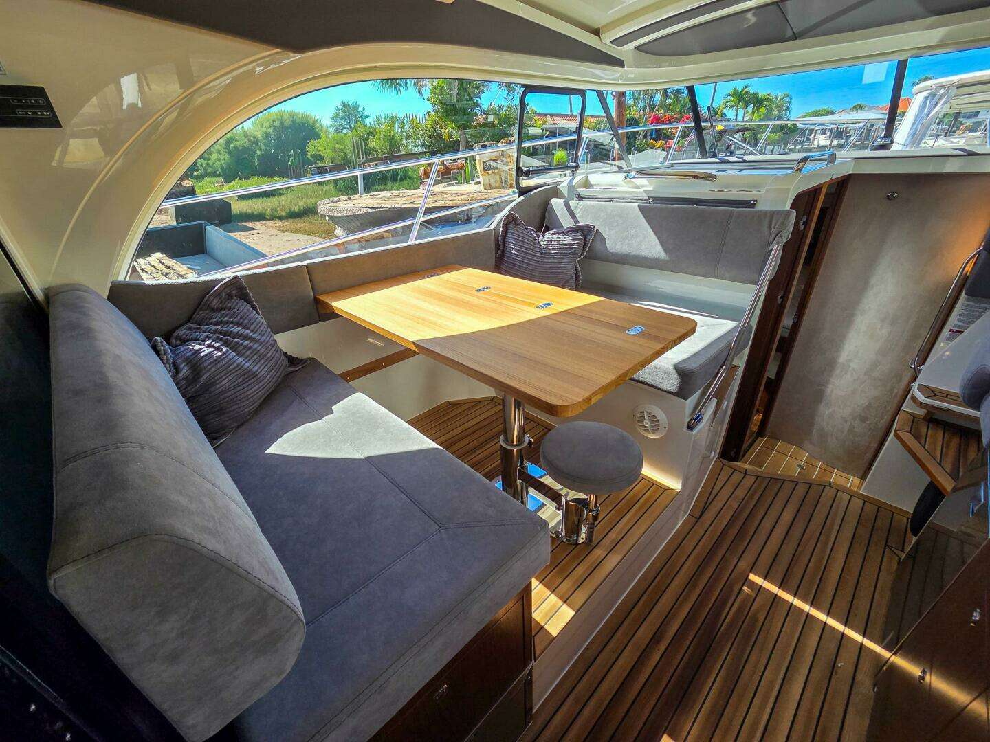 2026 Marex 330 Scandinavia - Image 28