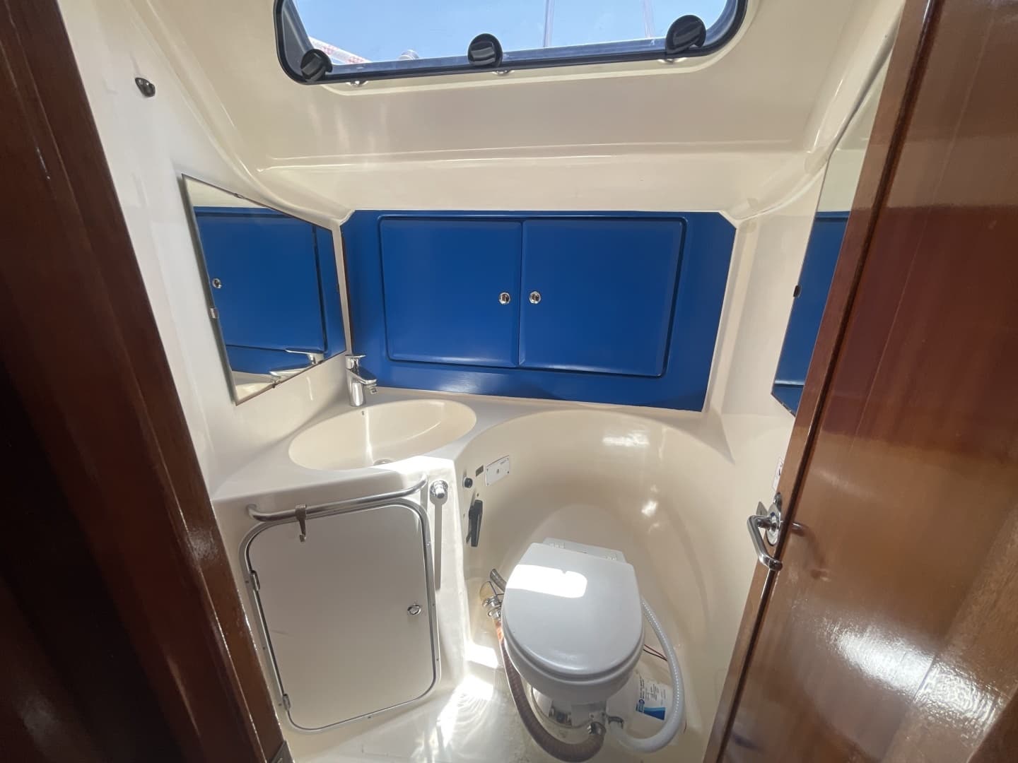2001 Bavaria 50 - Image 26