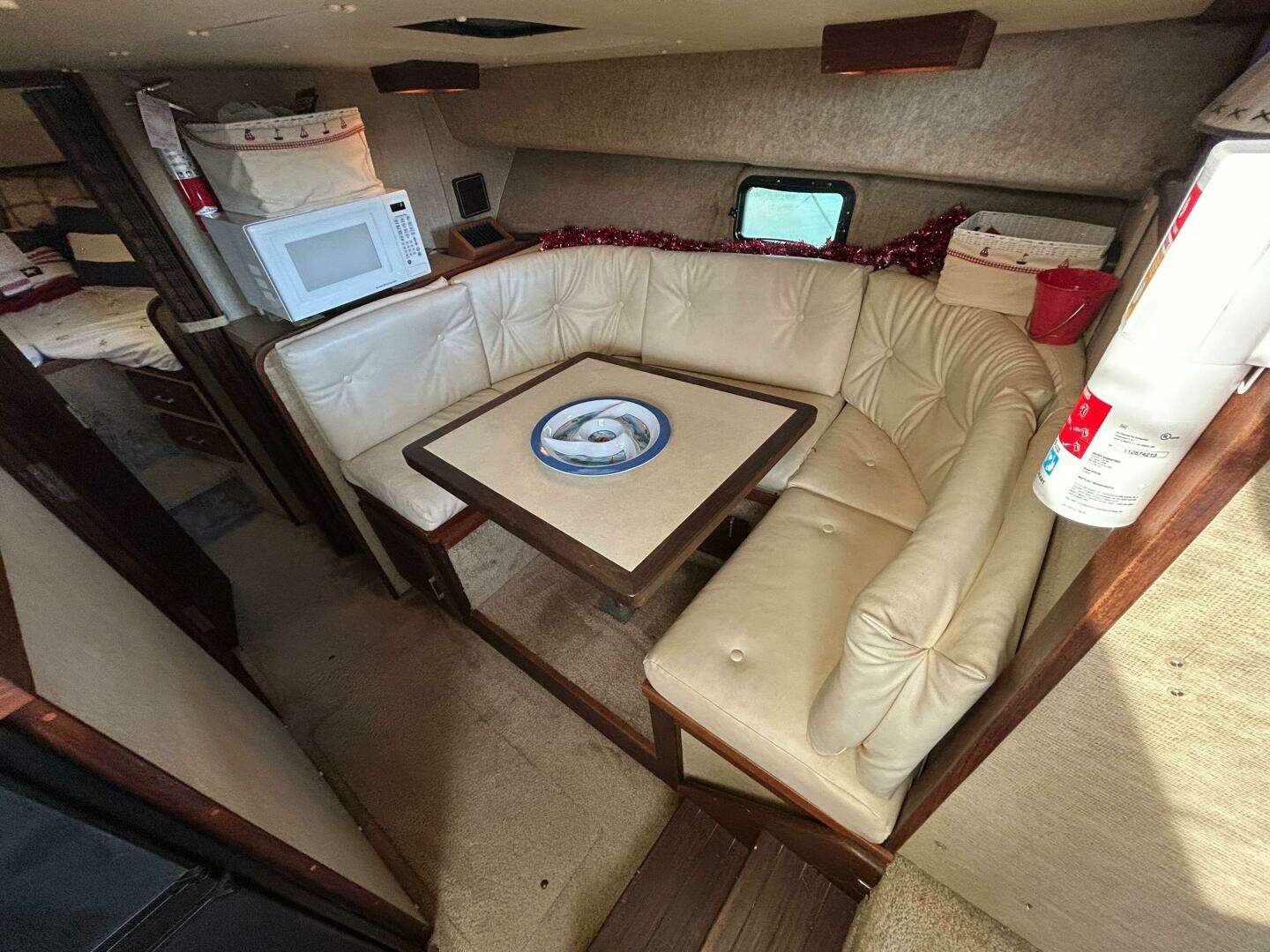 1982 Silverton 40 Aft Cabin - Image 9