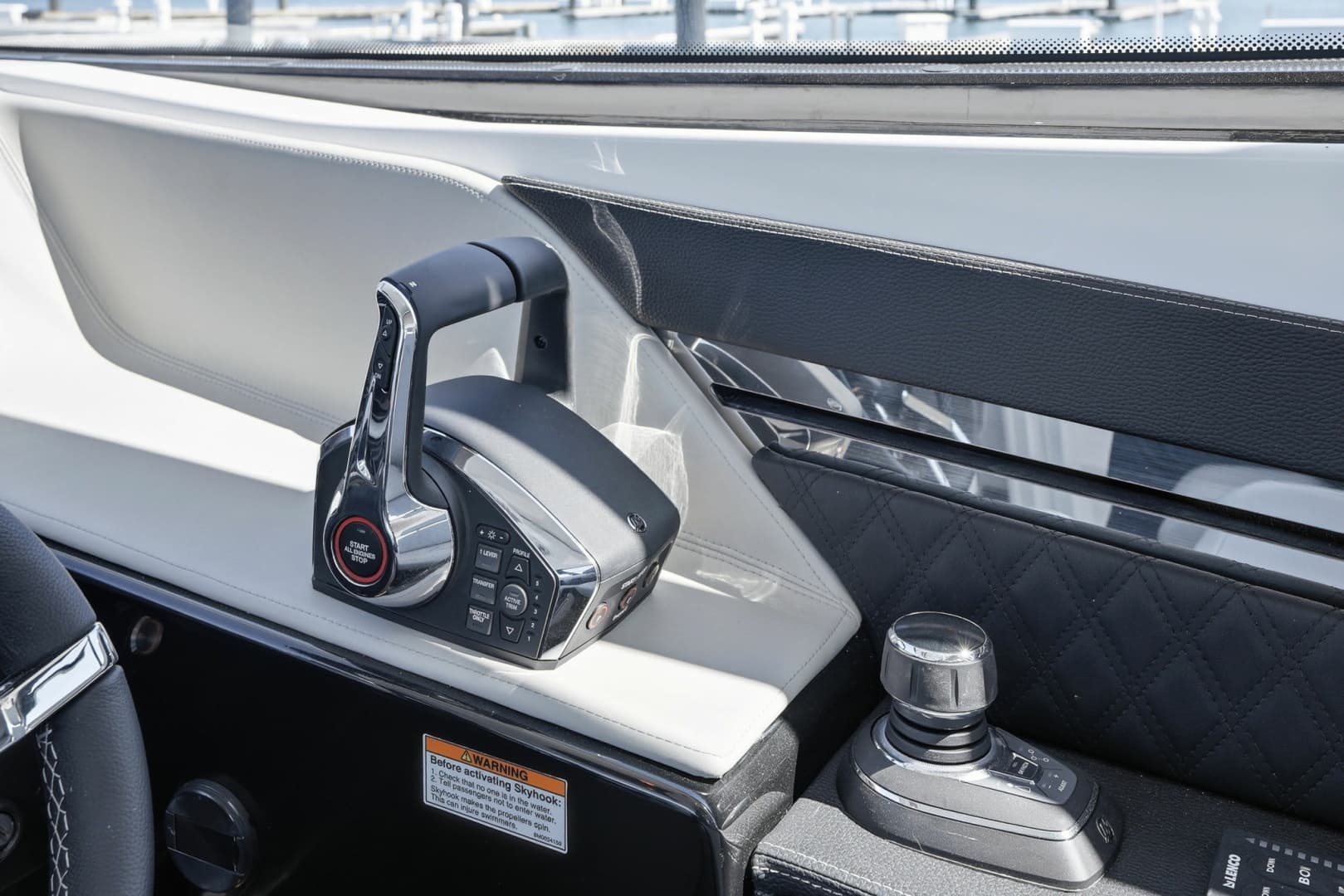 2026 Cruisers Yachts 50GLS OB - Image 30