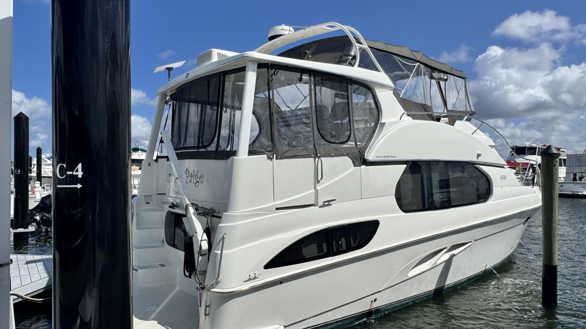 2003 Silverton 43 Motor Yacht - Image 6