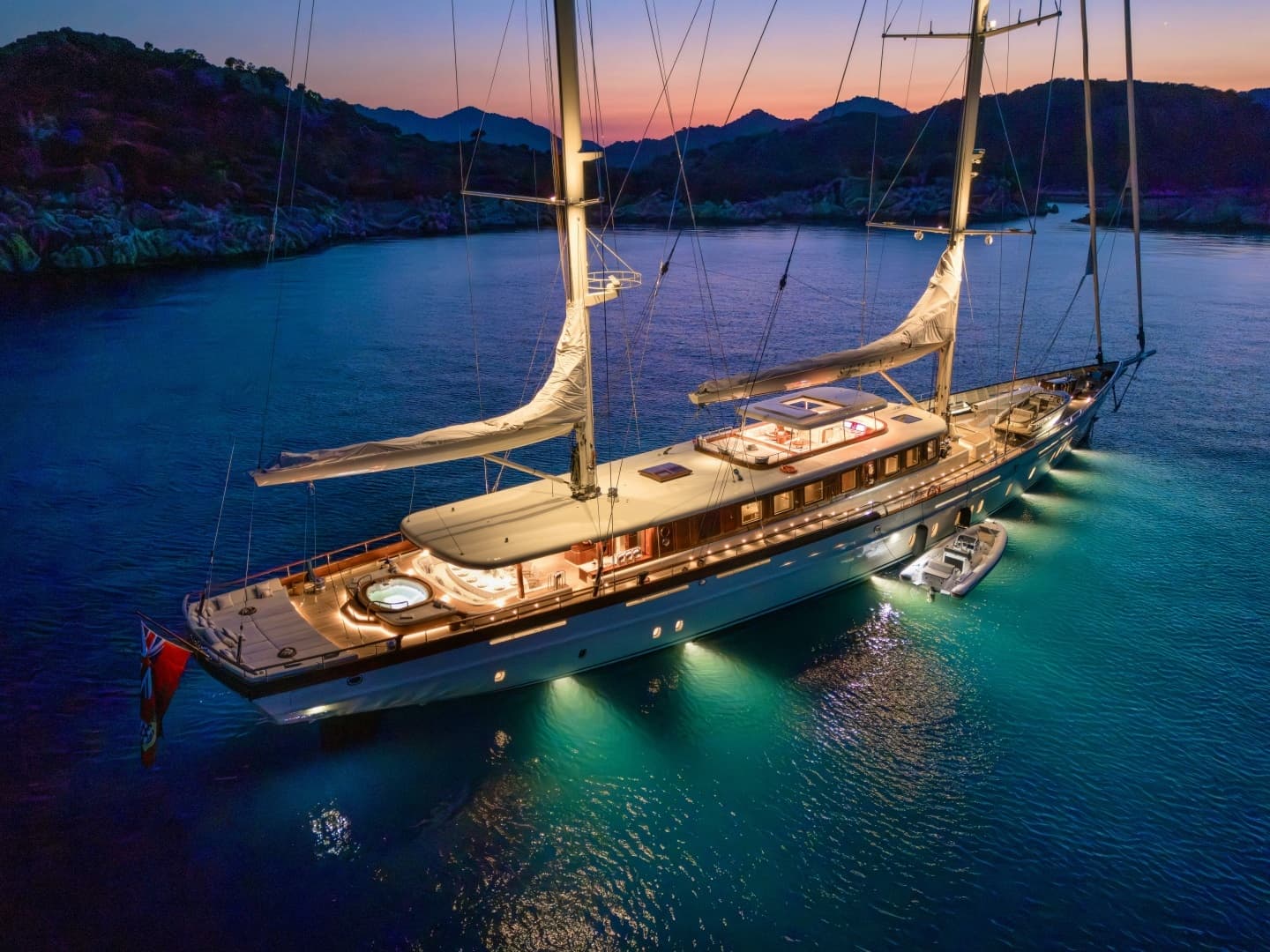 2026 Ares Yachts — - Image 7