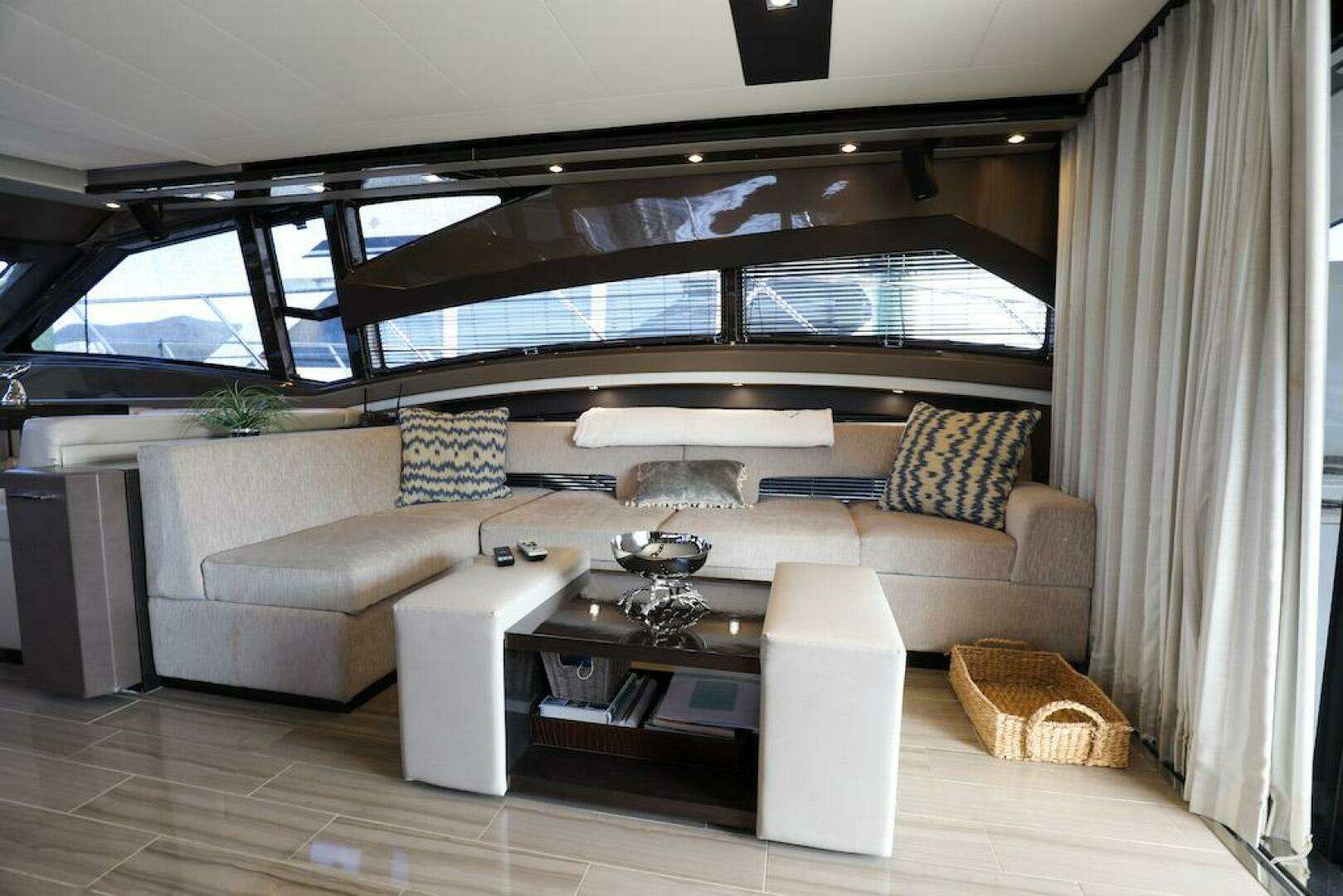 2016 Marquis 660 Sport Yacht - Image 14