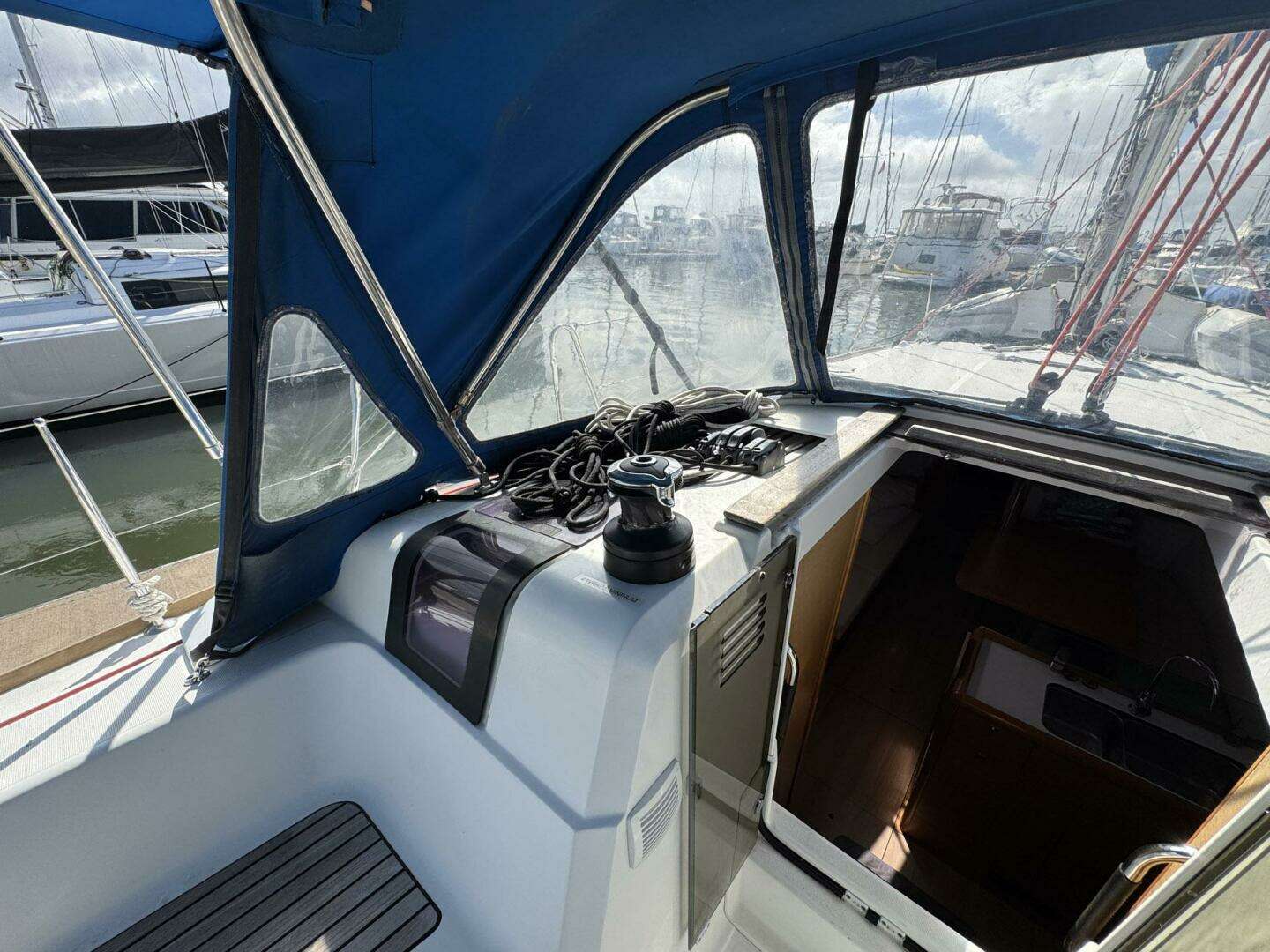 2018 Jeanneau Sun Odyssey 389 - Image 25