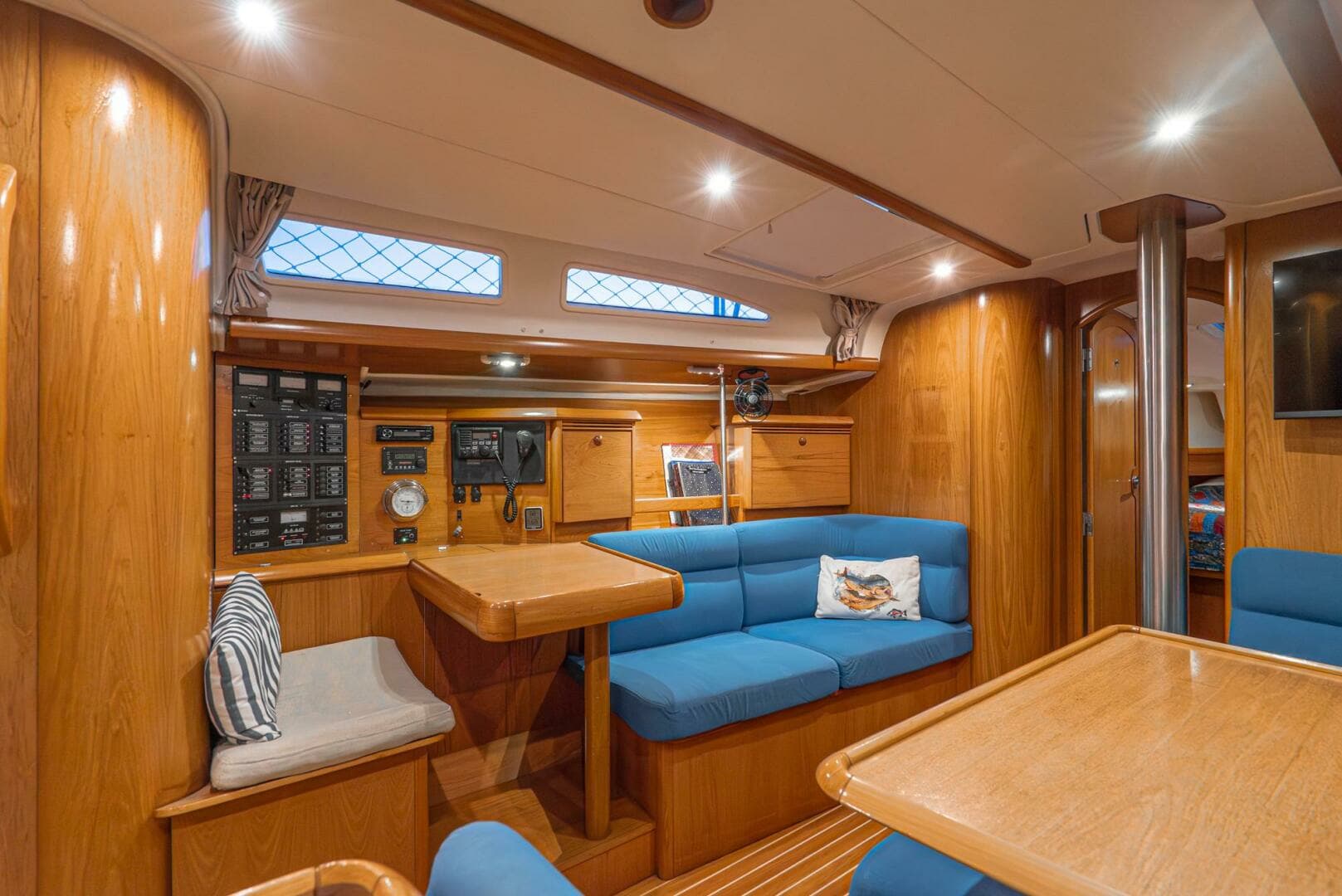 2001 Jeanneau 43 Sun Odessey - Image 40