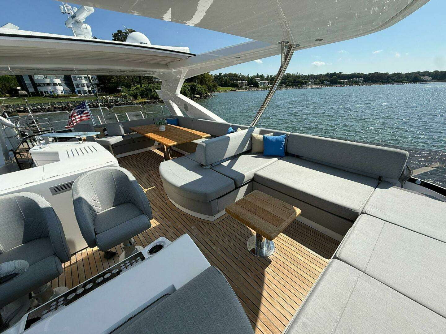 2021 Sunseeker 76 Yacht - Image 5