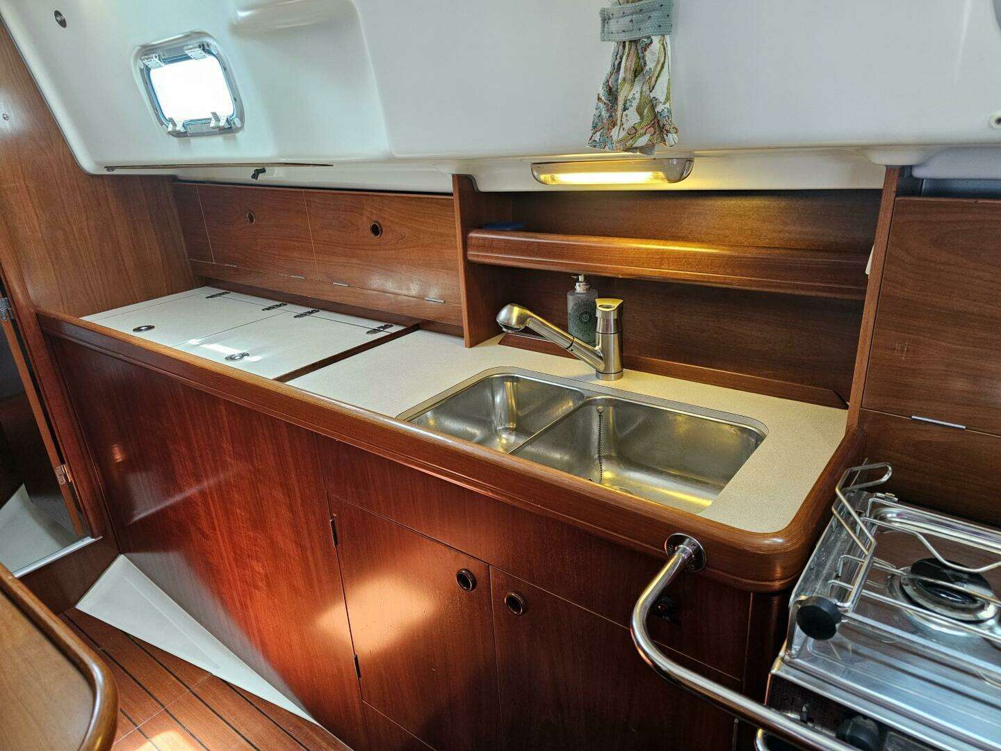 2000 Beneteau 36 Center Cockpit - Image 30