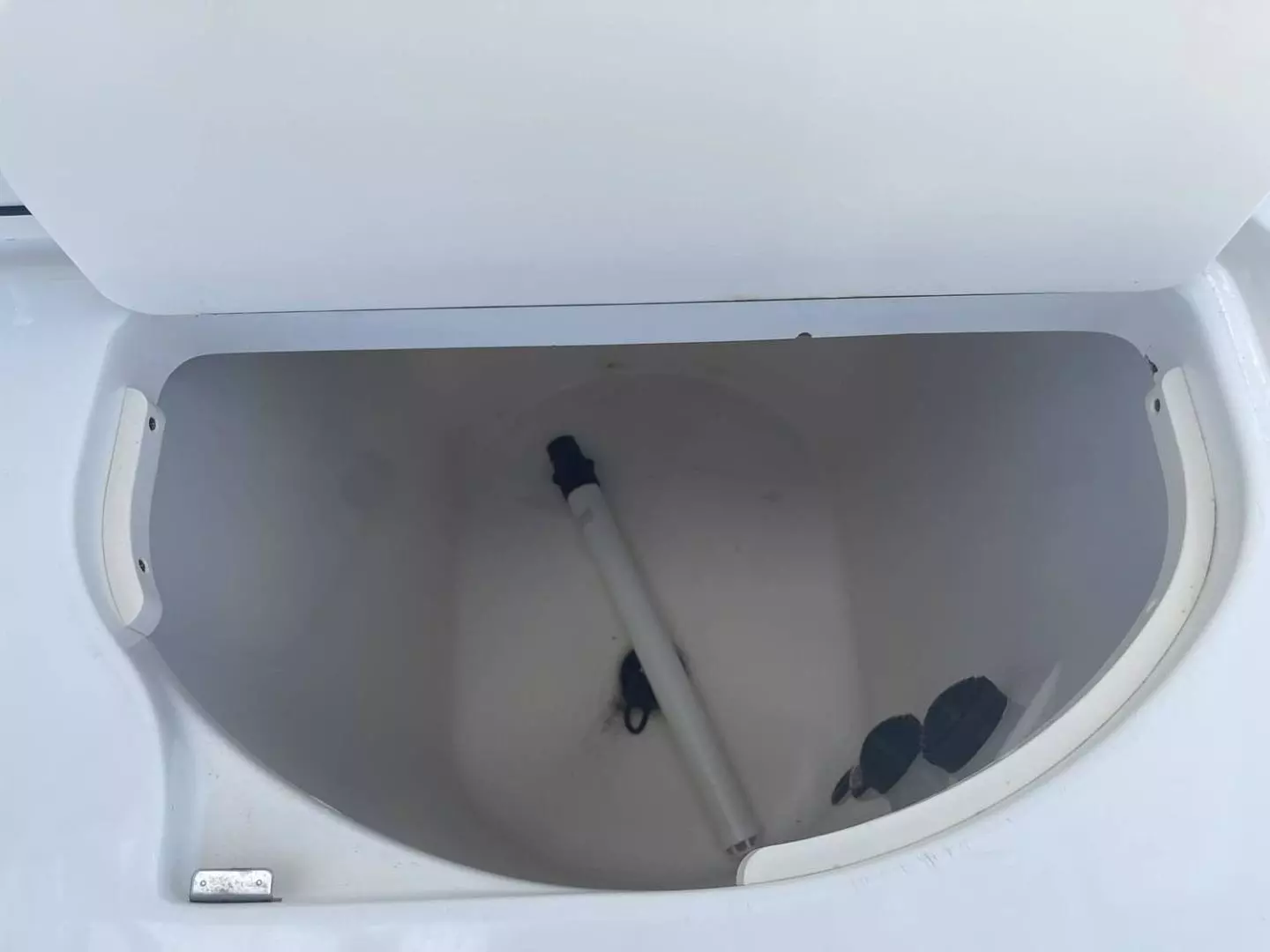 2008 Boston Whaler 320 Outrage Cuddy Cabin - Image 27