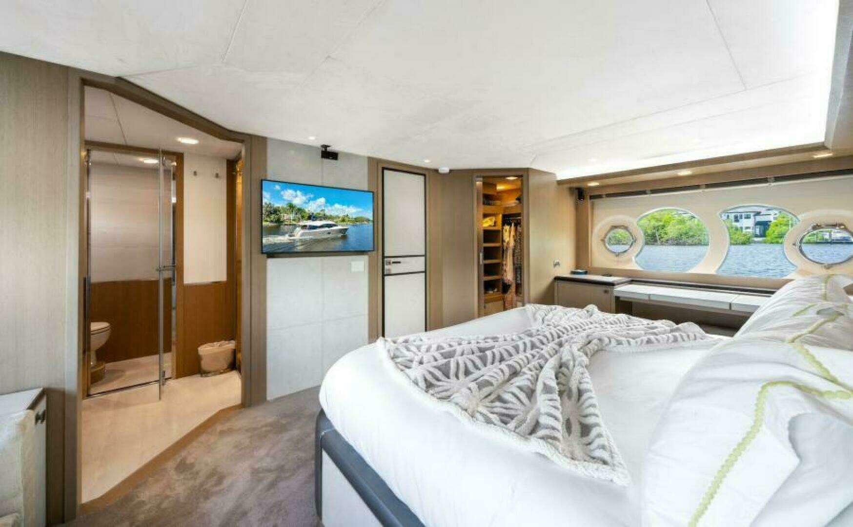 2015 Monte Carlo Yachts MCY86 - Image 58