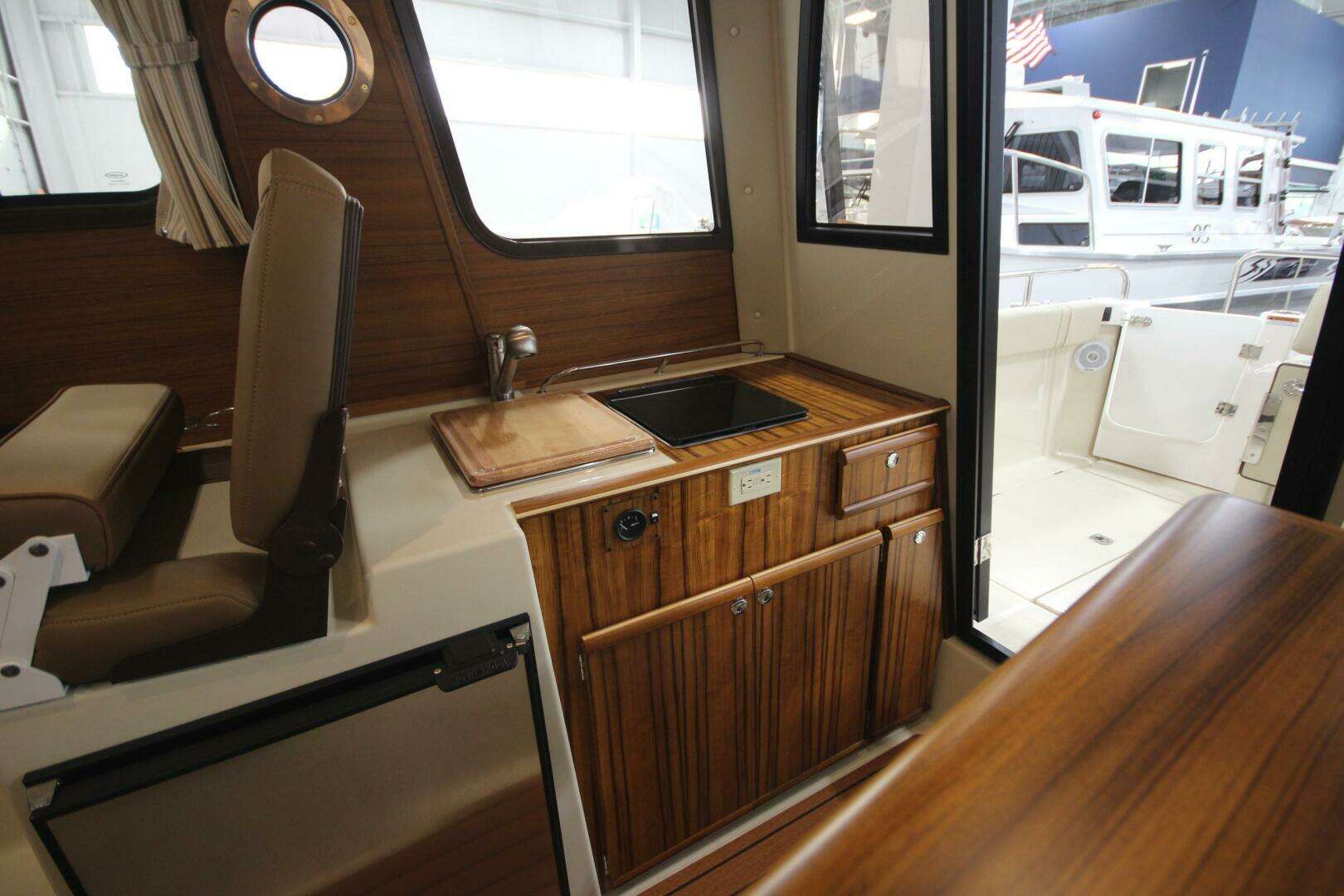 2026 Ranger Tugs R-23 Luxury Edition - Image 40