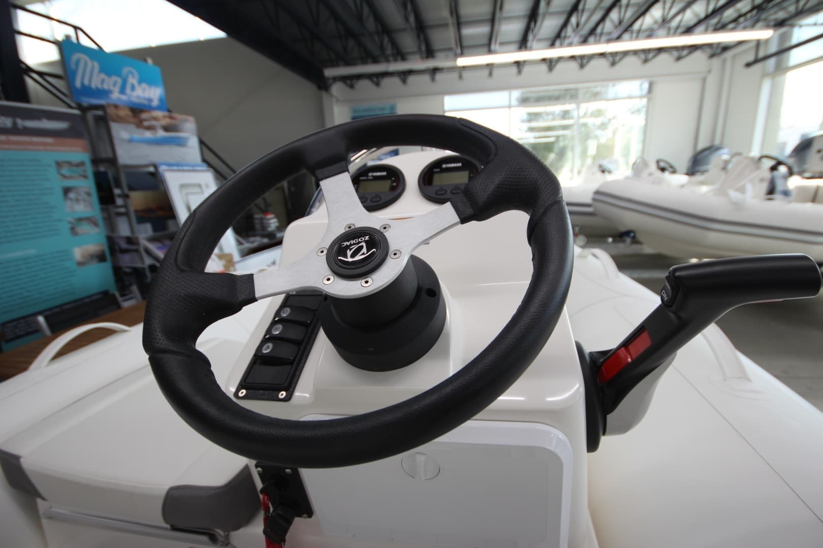 2026 Zodiac Yachtline 400 DL NEO - Image 11