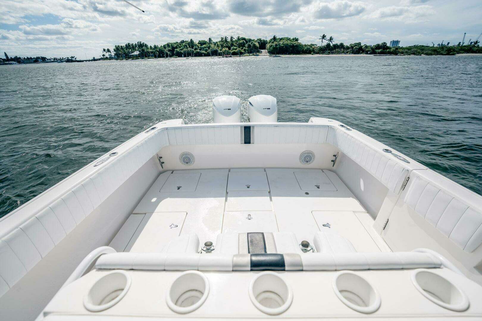 2011 Intrepid 400 Open - Image 22