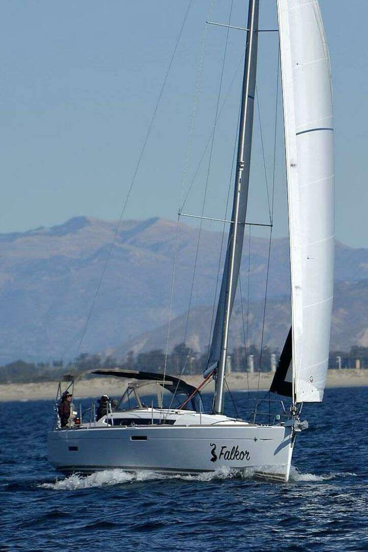 2013 Jeanneau 379 - Image 3