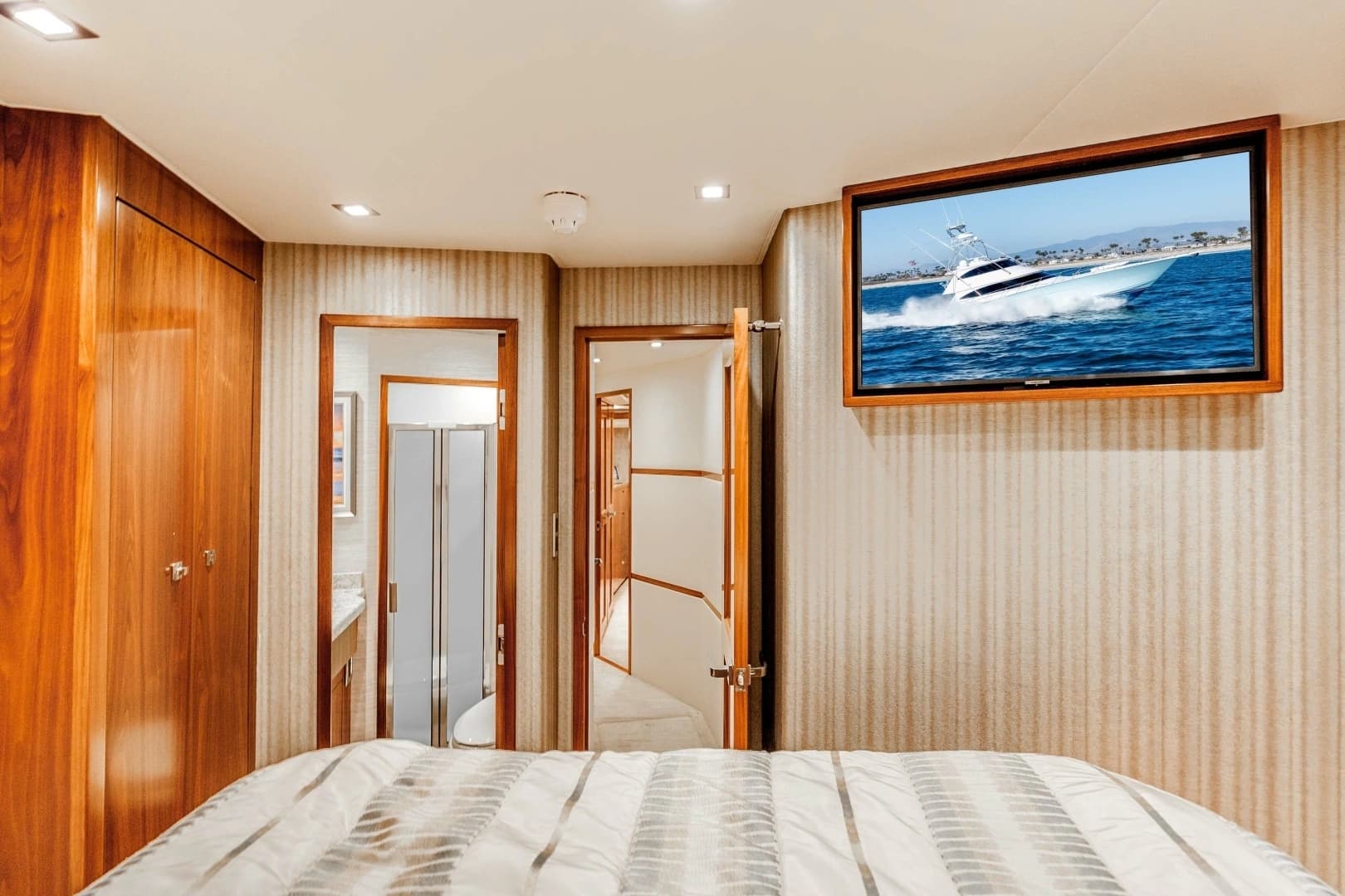 2018 Viking 72 Convertible - Image 19
