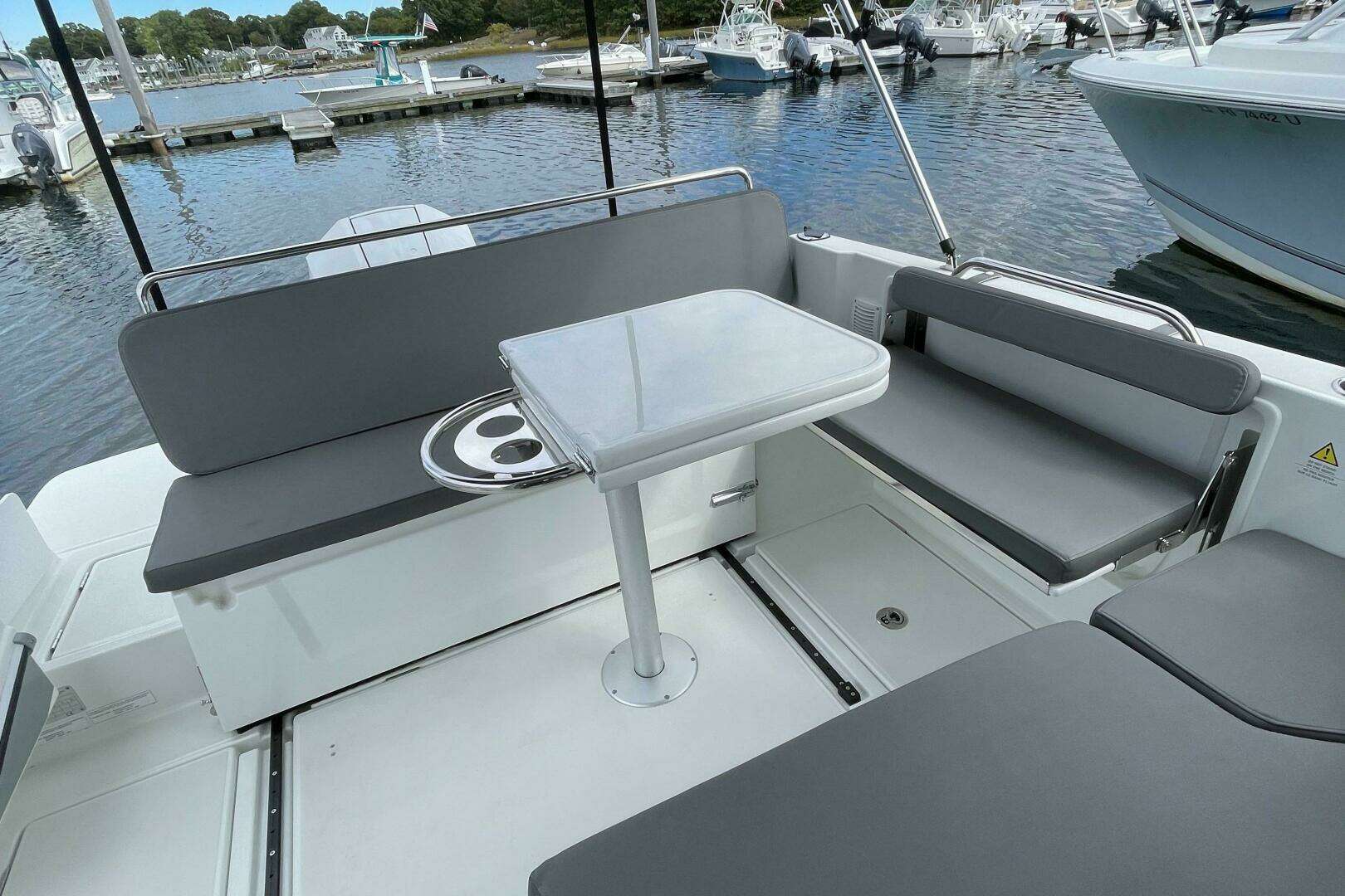 2023 Beneteau Antares 8 - Image 18