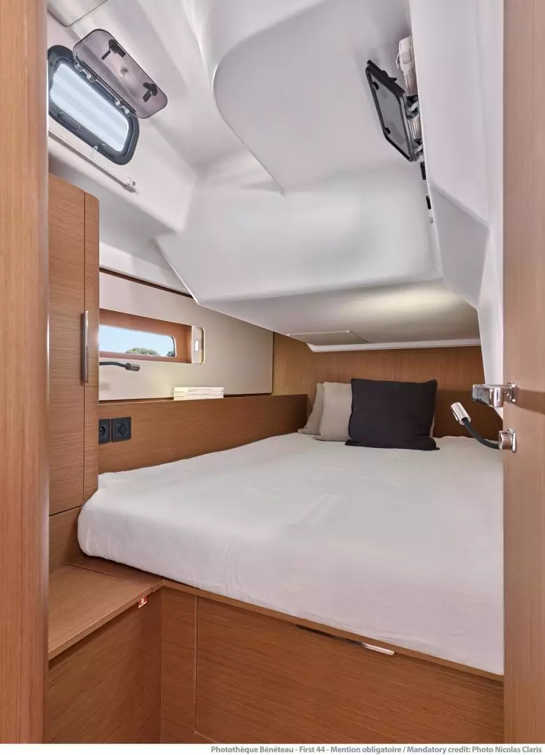 2026 Beneteau First 44 PERFORMANCE - Image 23