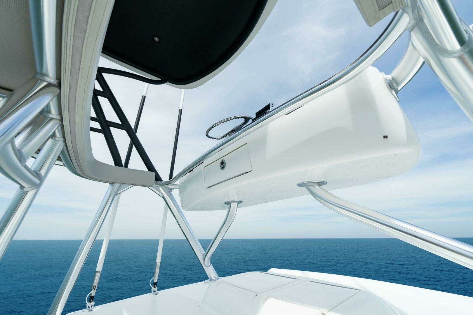 2027 Viking 82 Convertible - Image 23