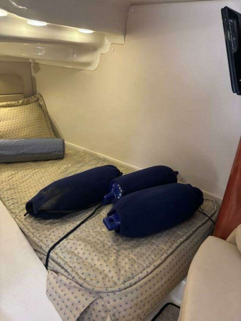 2007 Monterey 350 Sport Yacht - Image 29