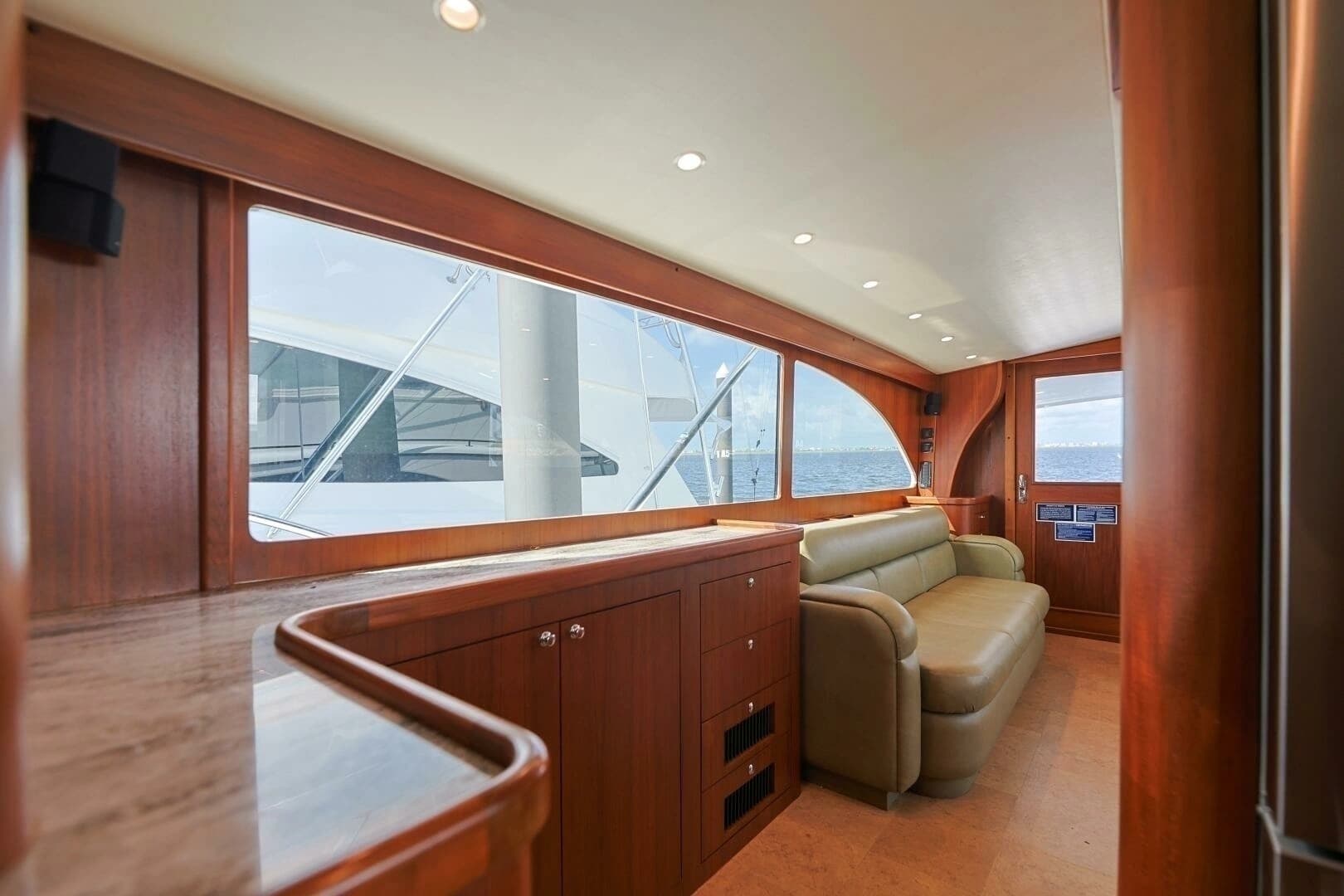 2014 Blackwell 62 Convertible - Image 10