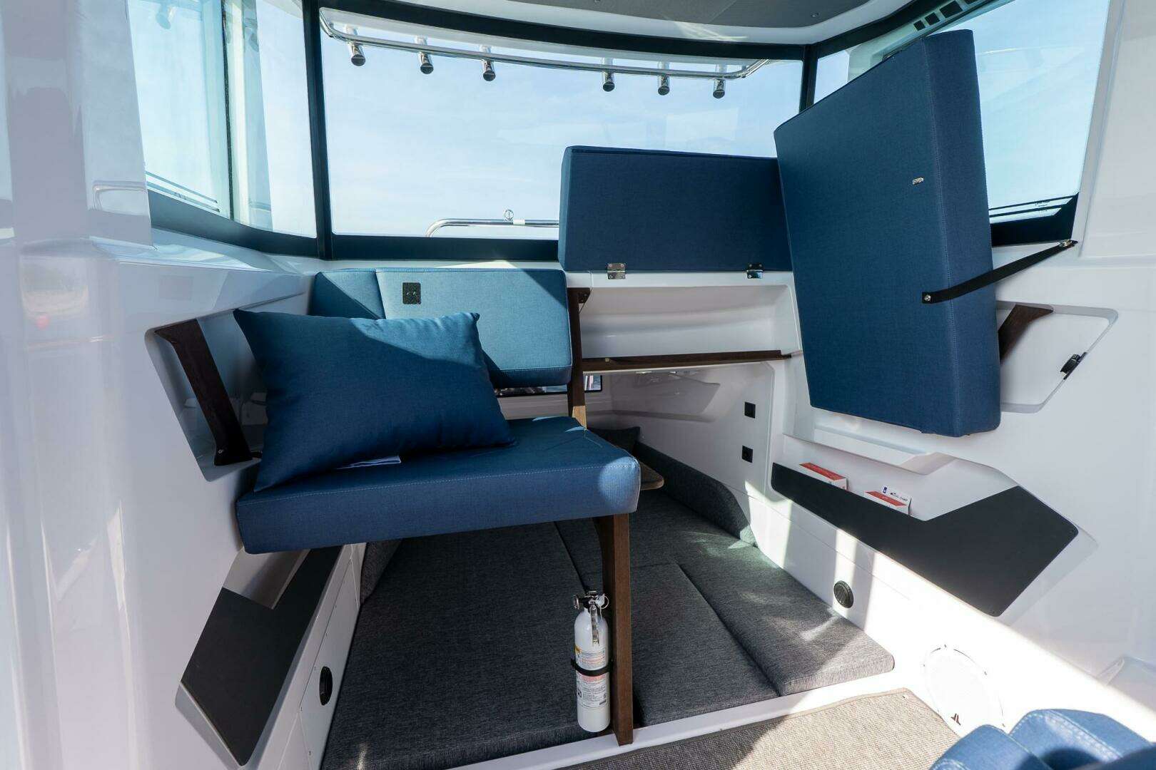 2026 Axopar Cross Cabin - Image 36