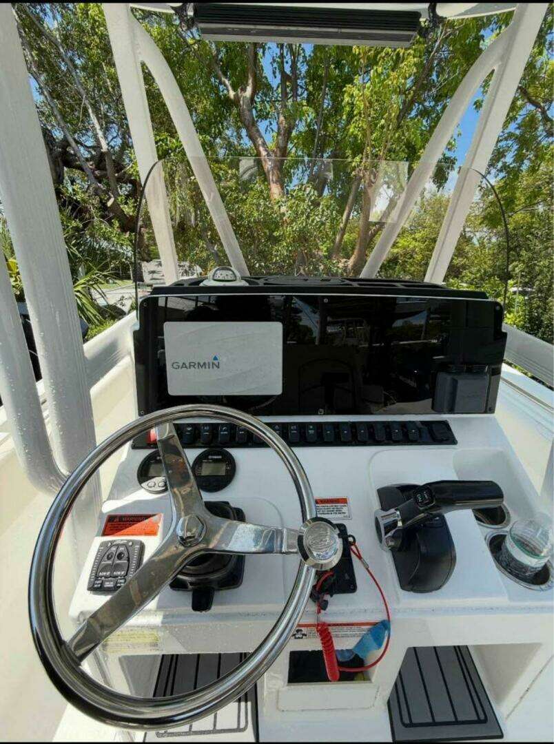 2021 Sea Hunt Ultra 234 - Image 7