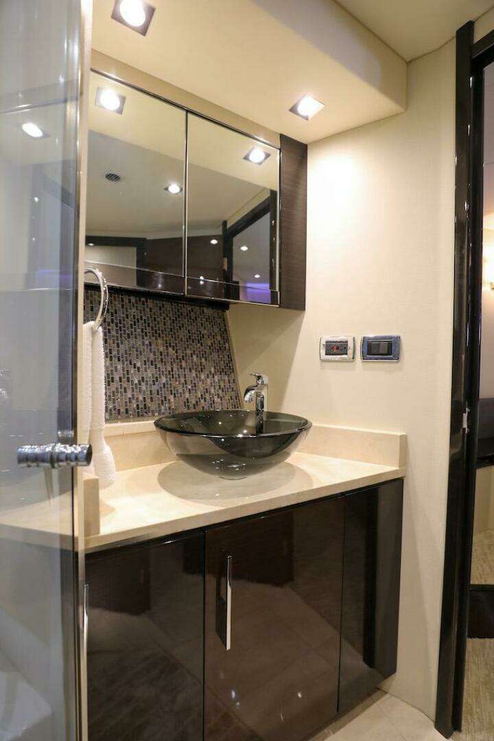 2016 Marquis 660 Sport Yacht - Image 69