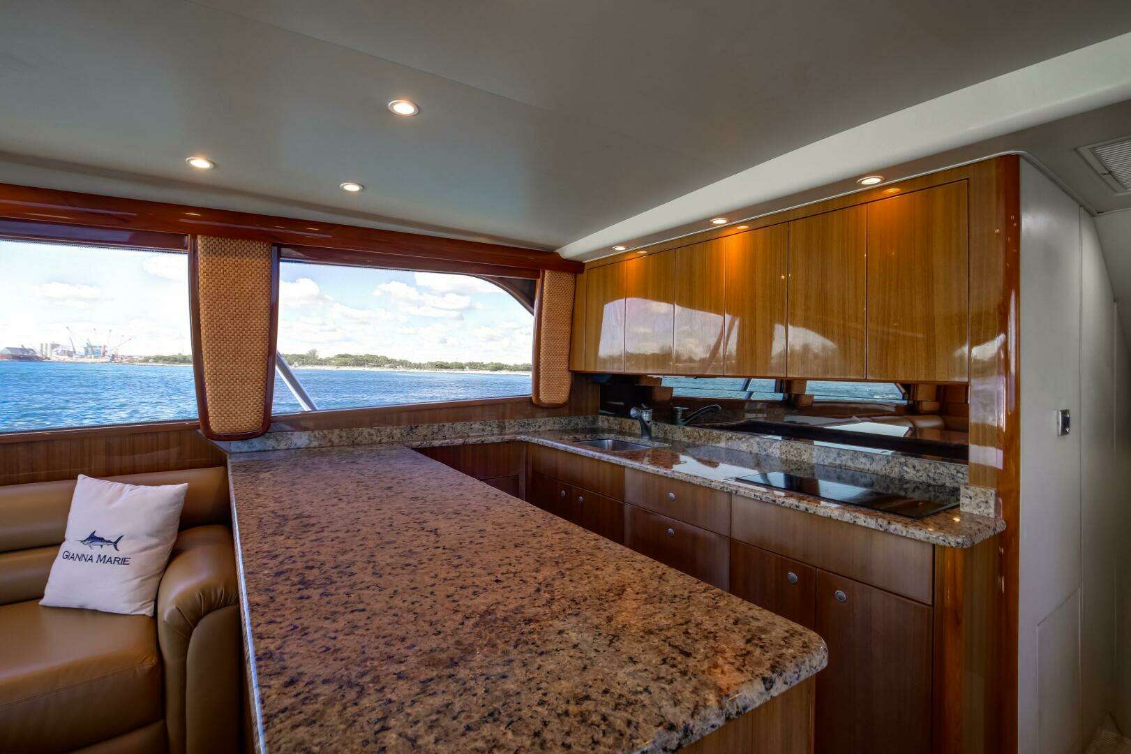 2007 Viking 56 Convertible - Image 6