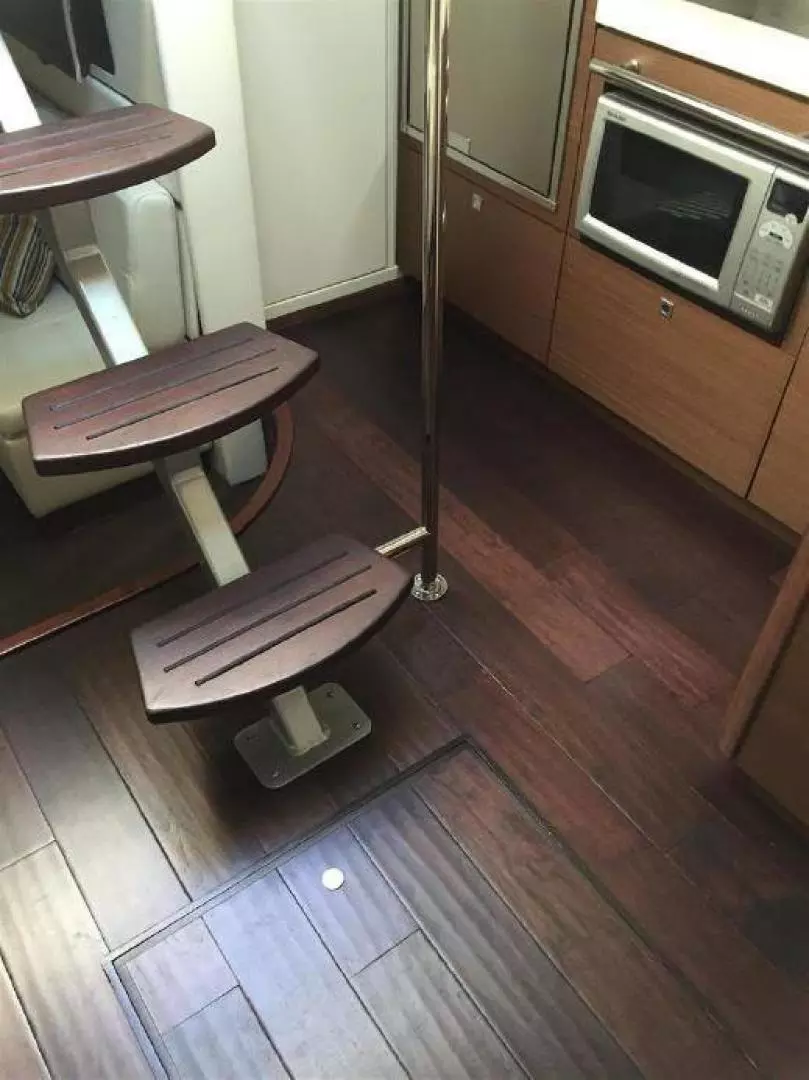 2013 Sea Ray Sundancer - Image 32