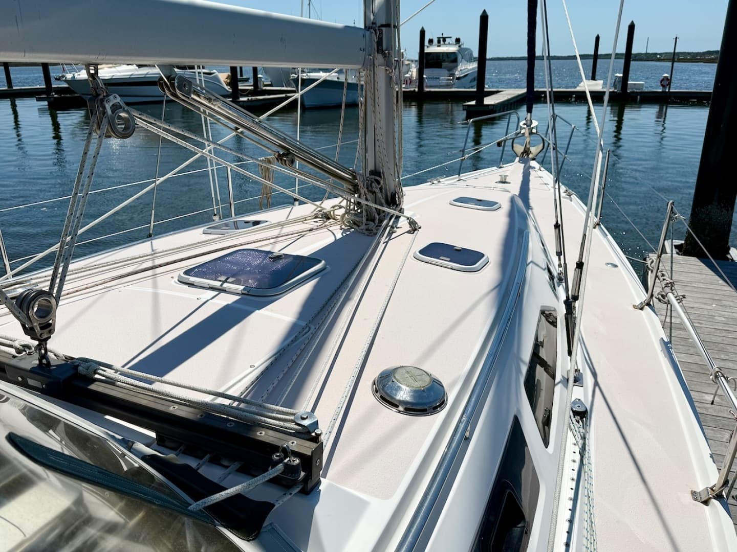 1998 Catalina 380 - Image 9