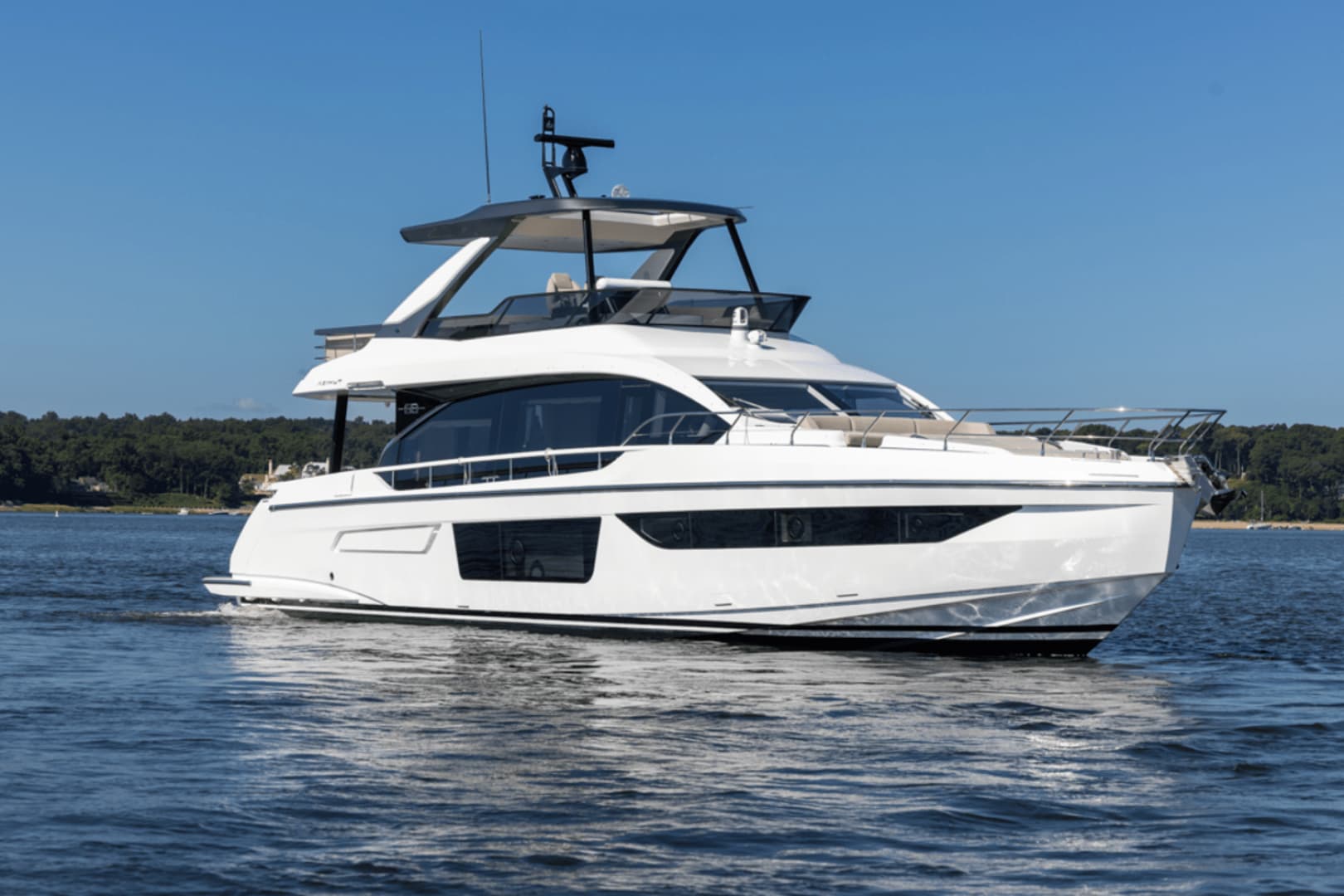 2025 Azimut Fly 68 - Image 2