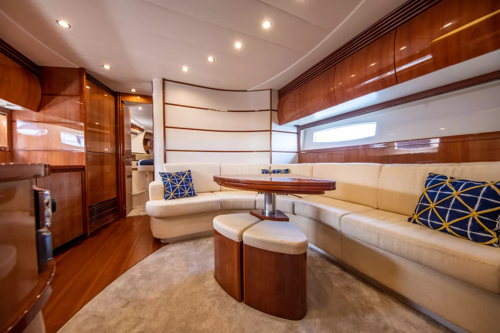 2004 Pershing Express - Image 26