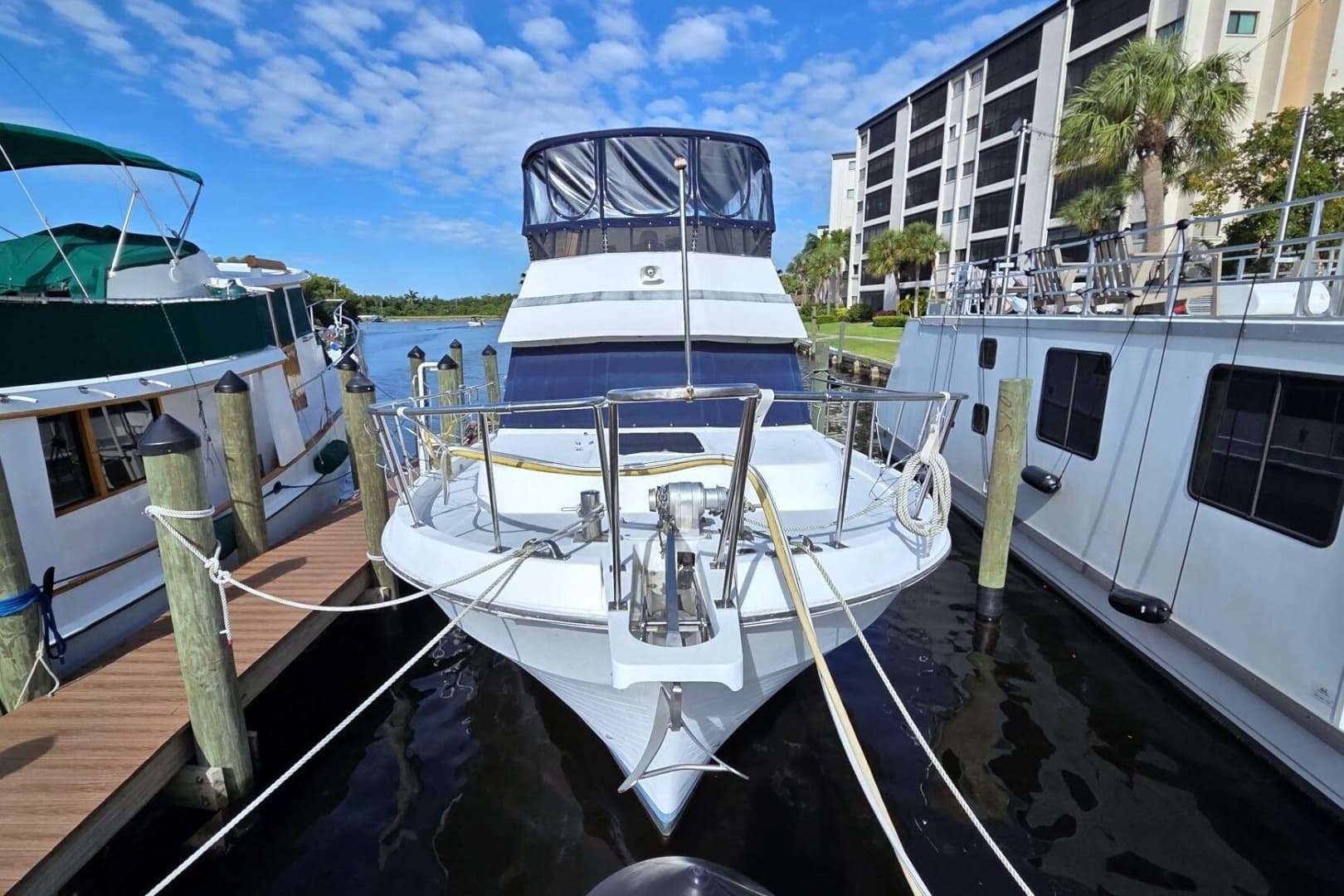 1984 Present Yachts 42 Sundeck - Image 3