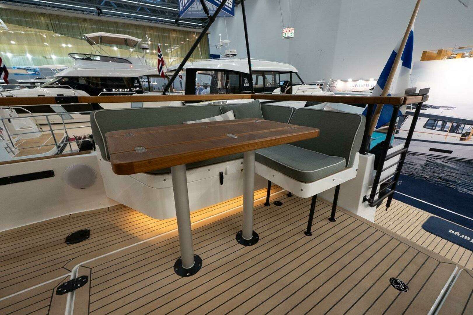 2028 Targa 46 - Image 25
