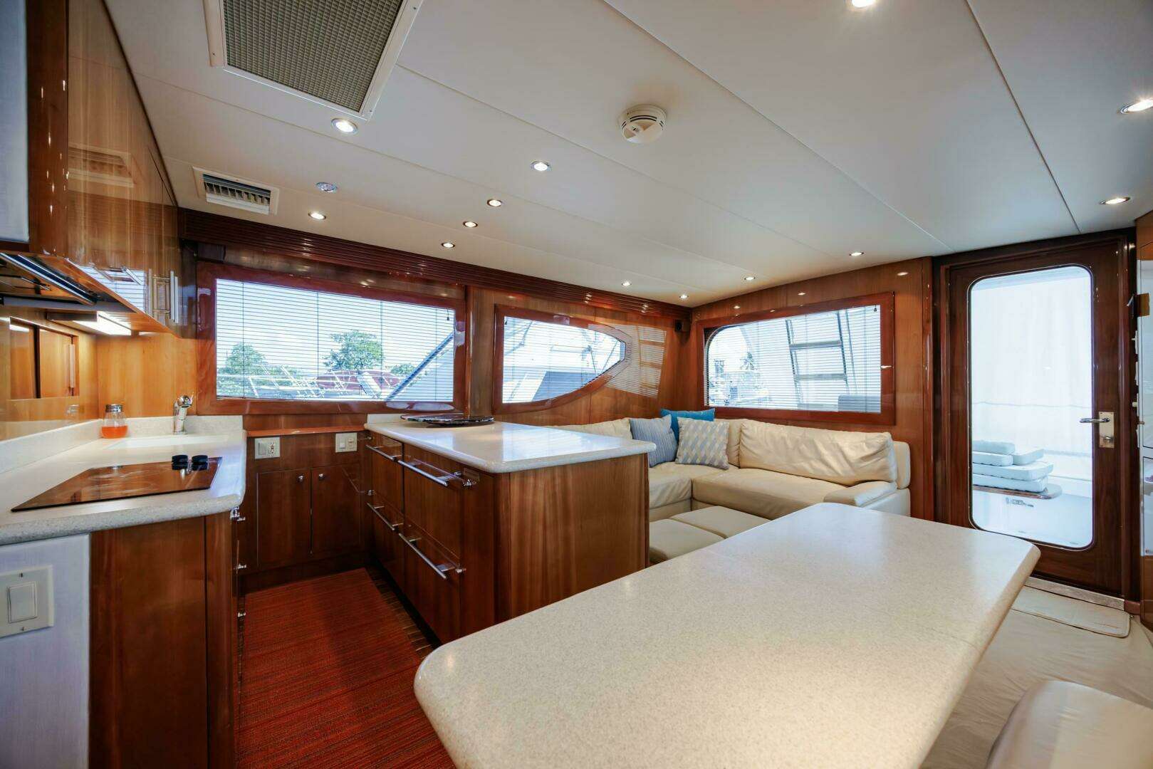 2005 Hatteras 50 Convertible - Image 18