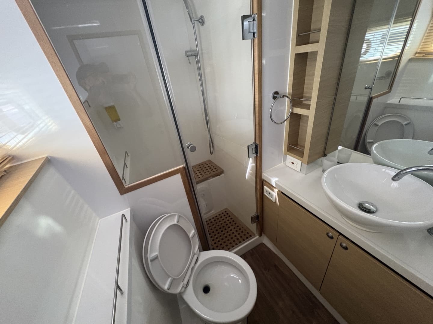 2022 Aquila 44 - Image 27