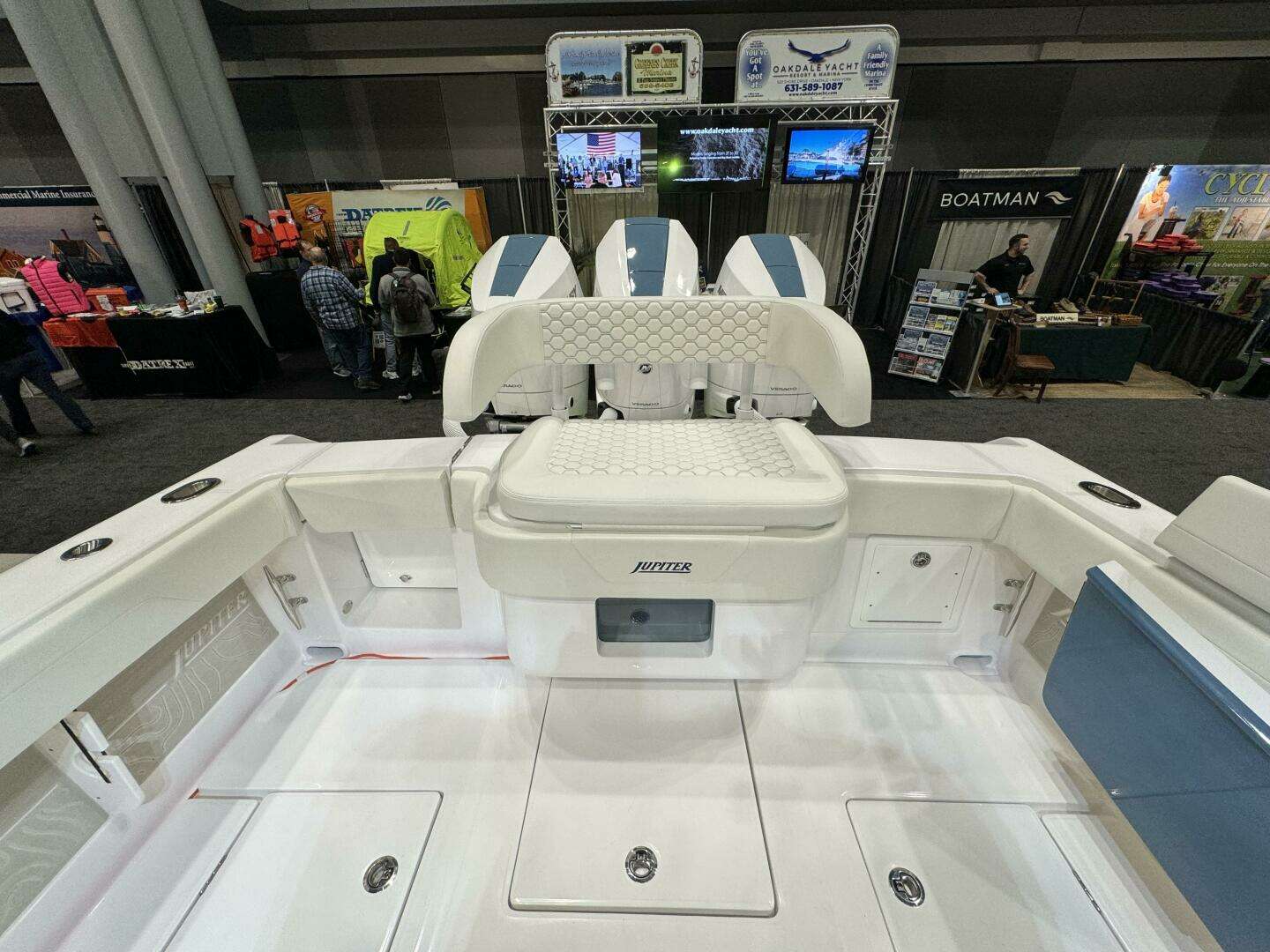 2027 Jupiter 380 LS - Image 12