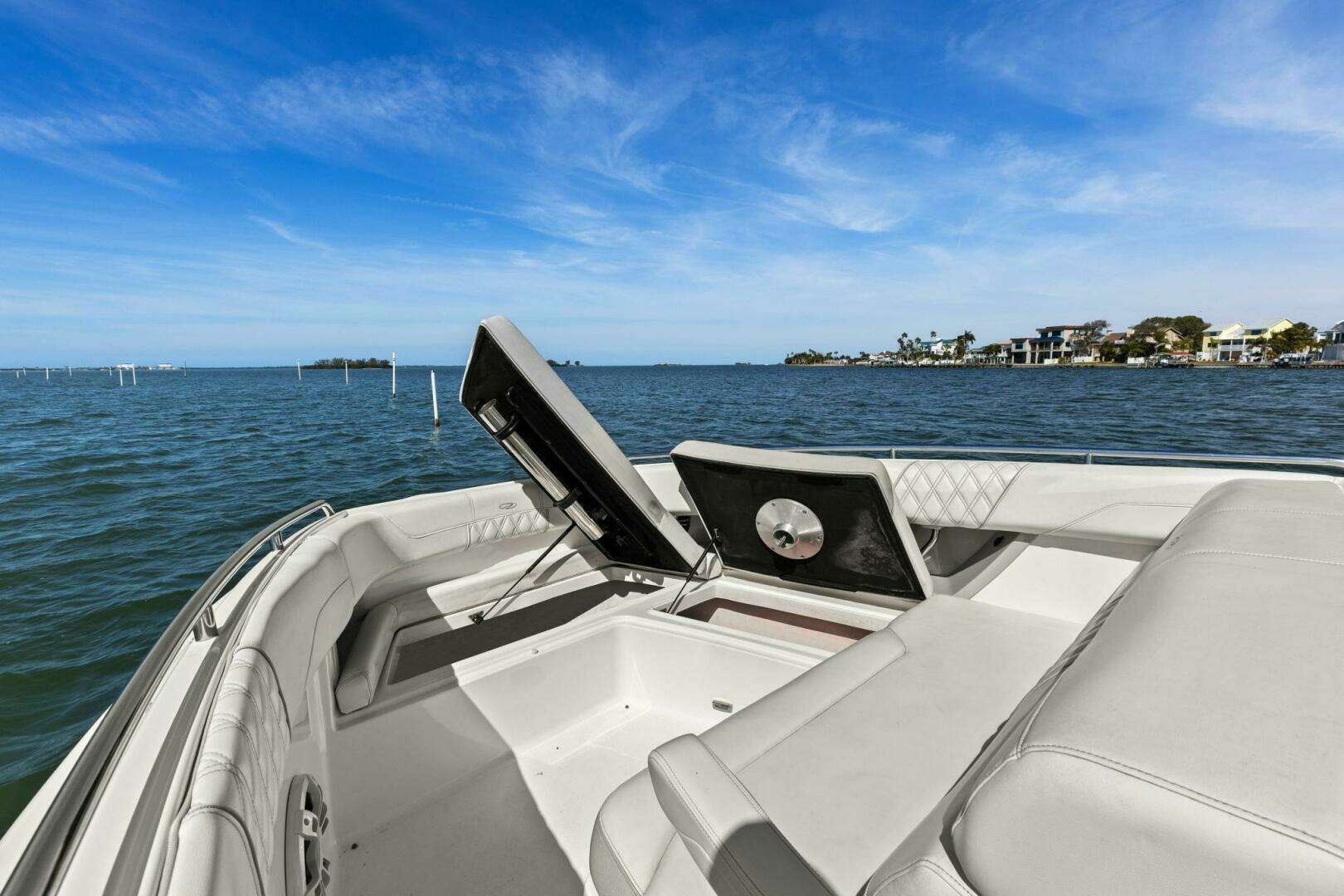 2020 Regal 33 SAV - Image 26