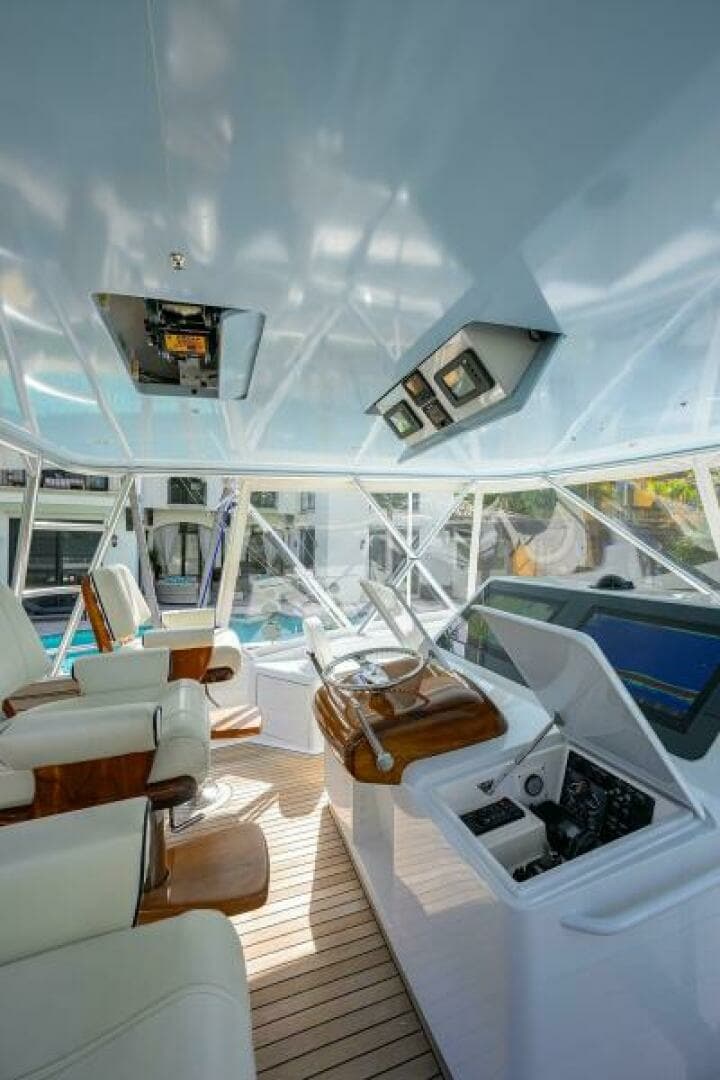 2008 Viking 60 Convertible - Image 19