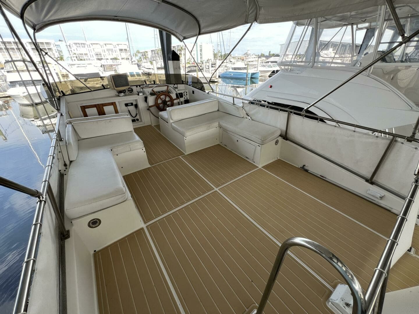 1985 Grand Banks 36 - Image 32