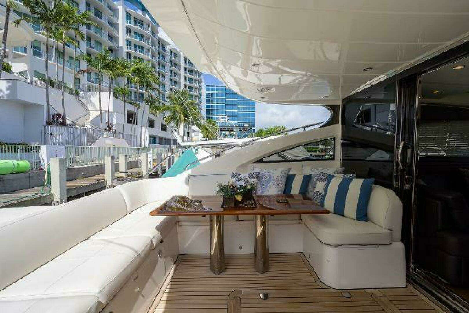 2013 Princess V62 - Image 2