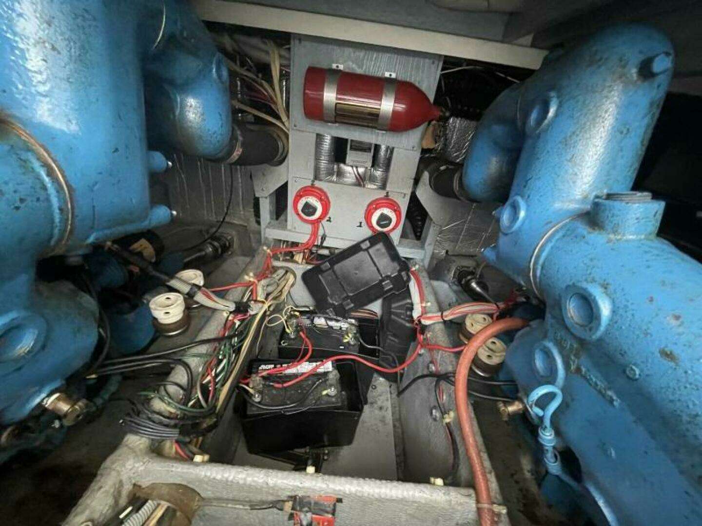 1989 Silverton 37 Convertible - Image 28
