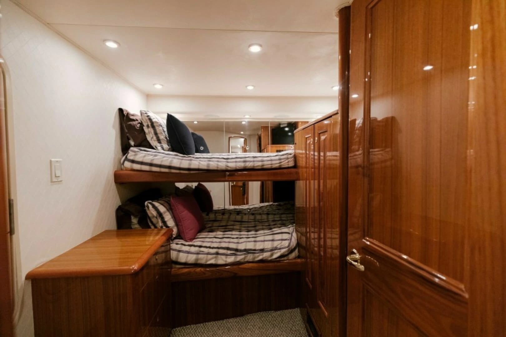 2006 Viking 74 Enclosed Bridge - Image 33