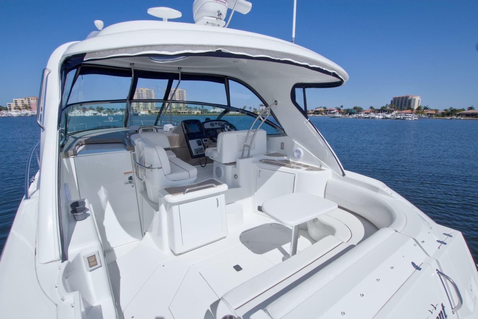 2008 Cruisers Yachts 420 Express - Image 14
