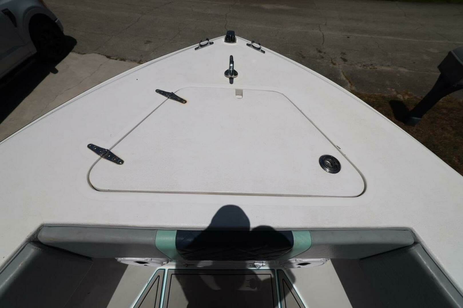 2001 Contender 27 Open - Image 17