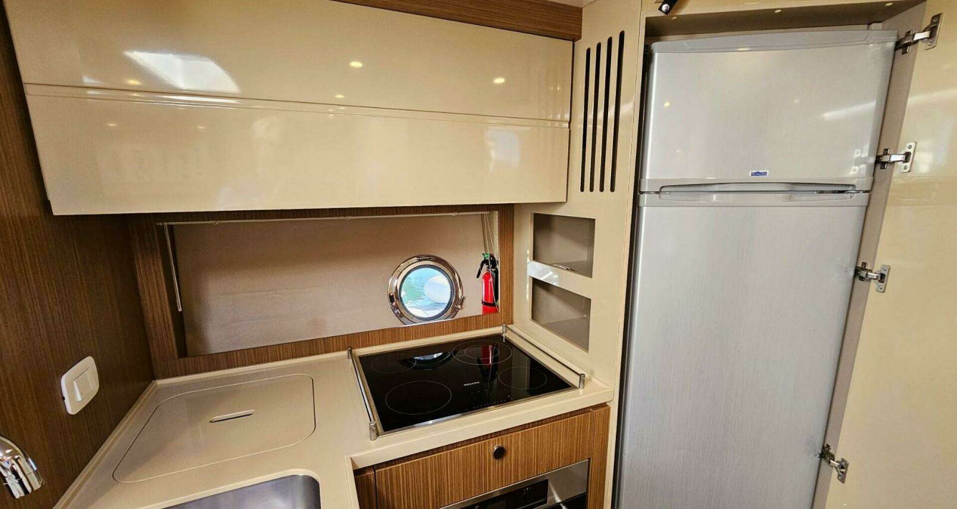 2015 Azimut Atlantis 50 - Image 20