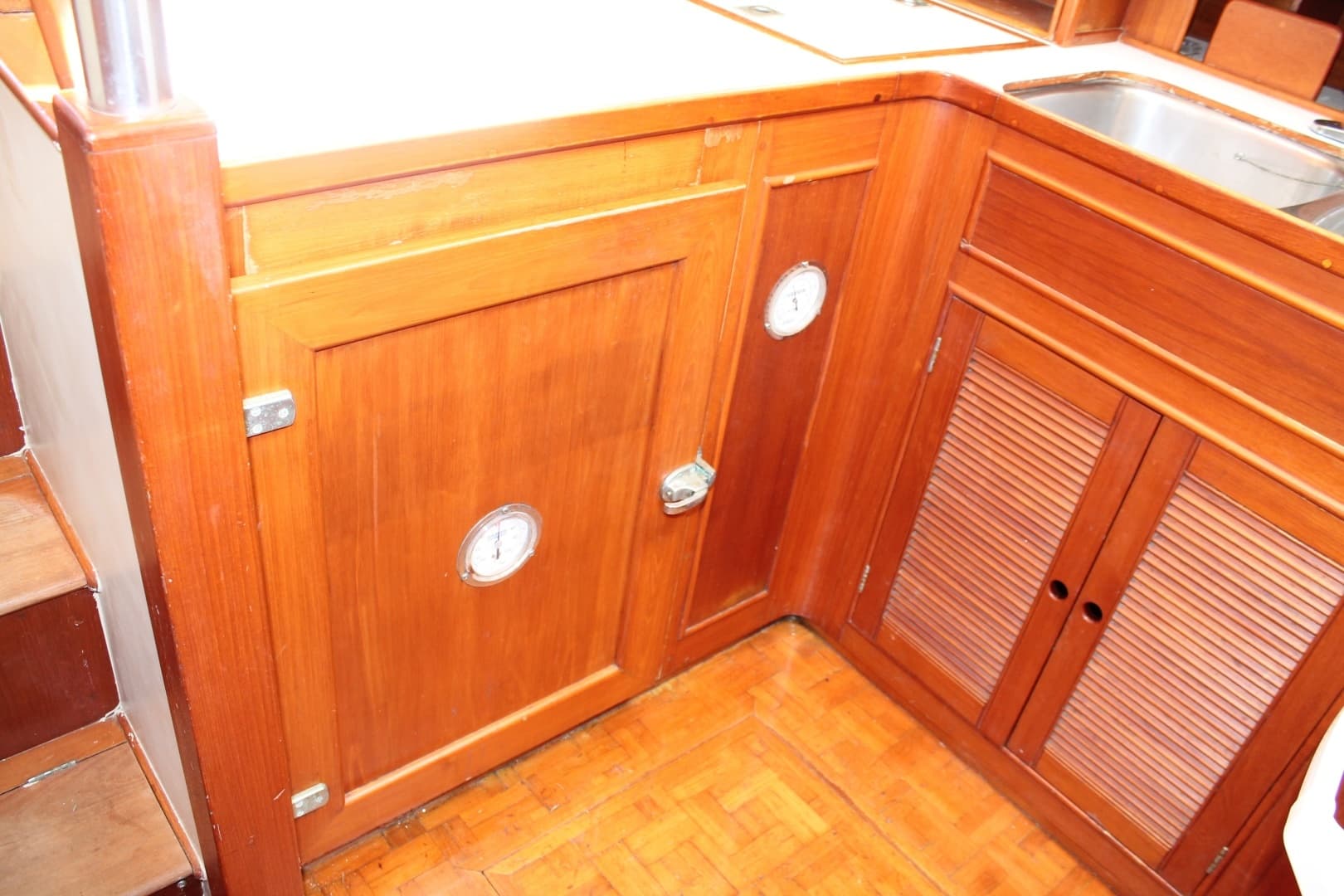 1987 Grand Banks — - Image 20