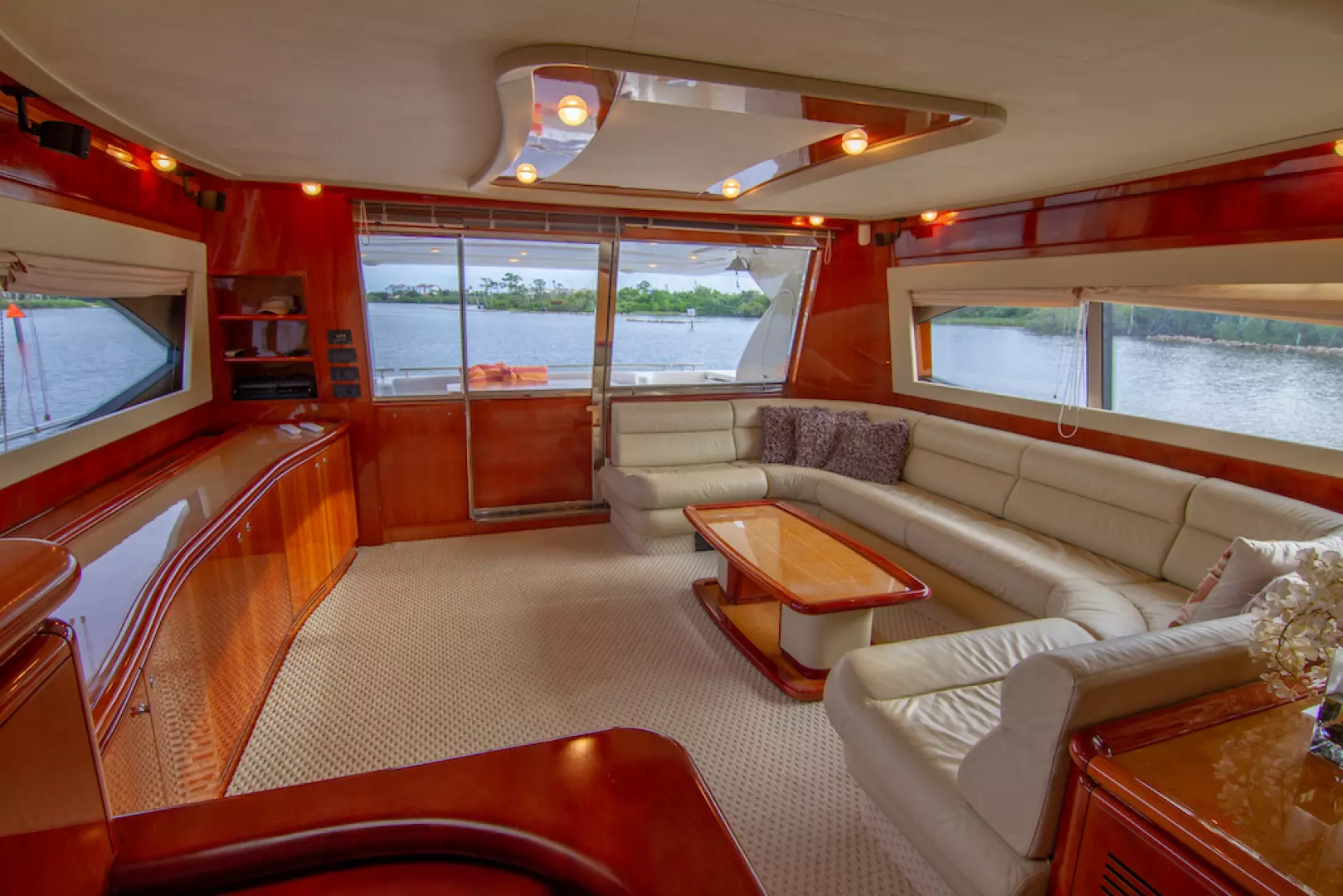 2005 Ferretti Yachts 76 - Image 26