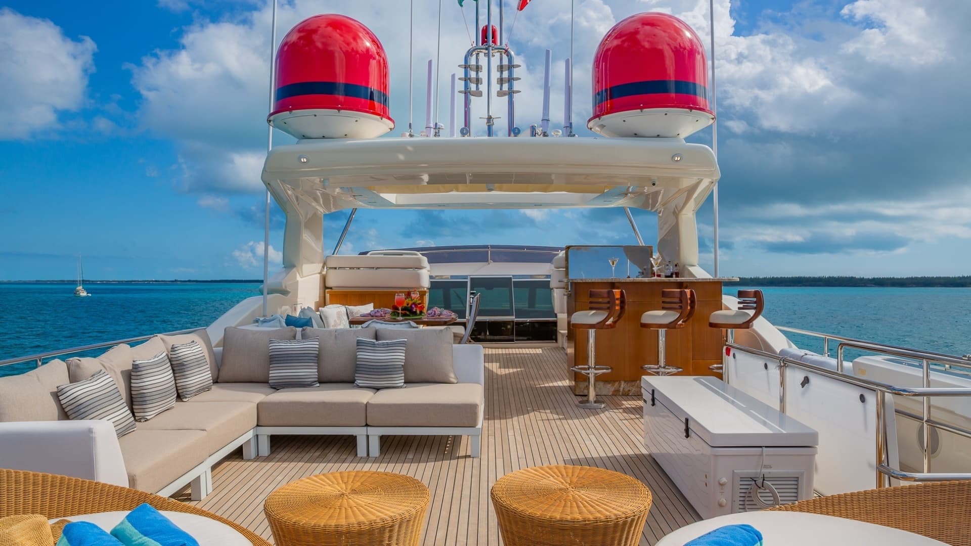 2012 Custom Line Raised Pilothouse - Image 12