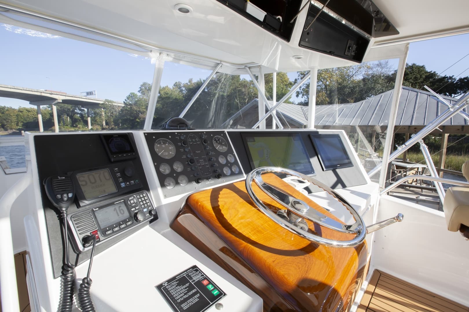 2001 Viking 50 Convertible - Image 6