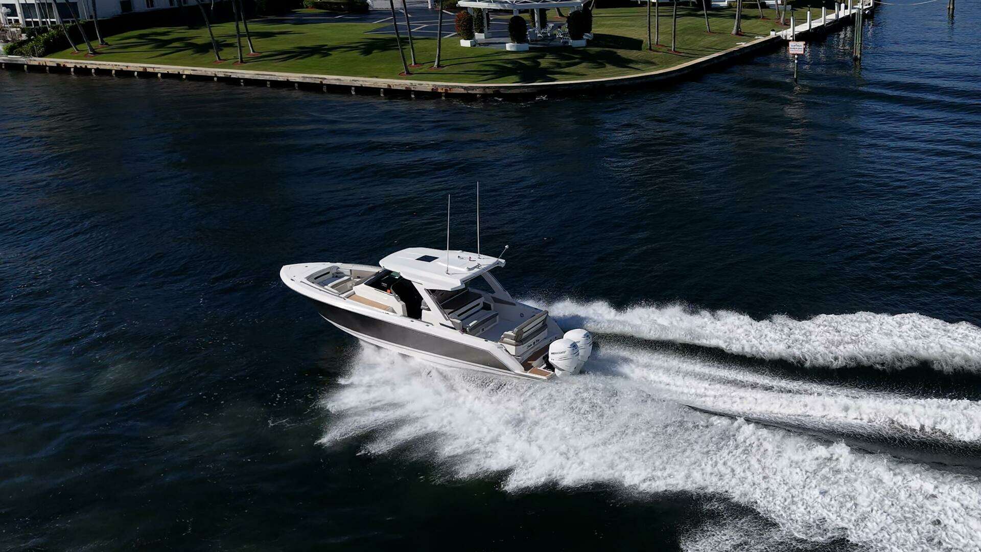 2023 Tiara Yachts 34LS - Image 8